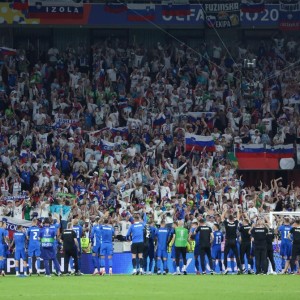 娱乐活动-欧洲足球赛事连连精彩，球迷热情高涨不断的简单介绍