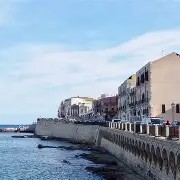 娱乐活动-卡塔尼亚战平对手，保级压力增大(卡塔尼亚重返未来1999图片)