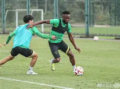 包含国安完胜亚泰，保持争冠希望仍在的词条