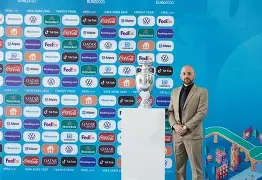 欧洲球队教练因战绩不佳遭到批评(欧洲球队教练因战绩不佳遭到批评视频)