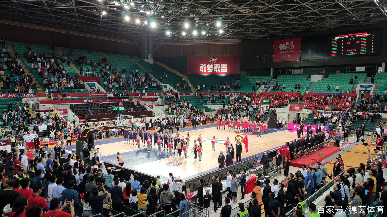 广州队在主场凭借实力，战胜江苏队