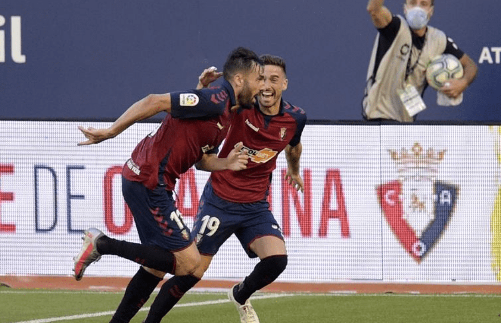 关于奥萨苏纳主场逼平维拉利尔，保持不败战绩的信息