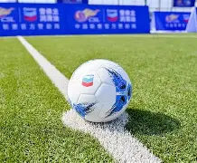 包含中超联赛引爆全民热情，球场上演激烈对决的词条